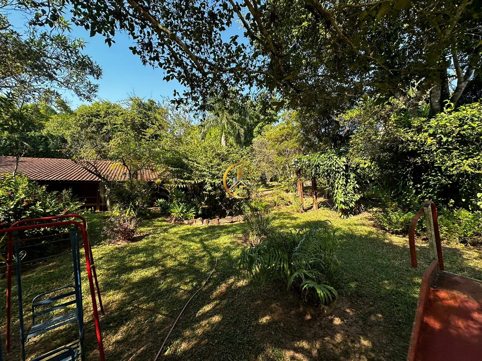 Paisagismo da chácara à venda em Itapé, Corumbataí