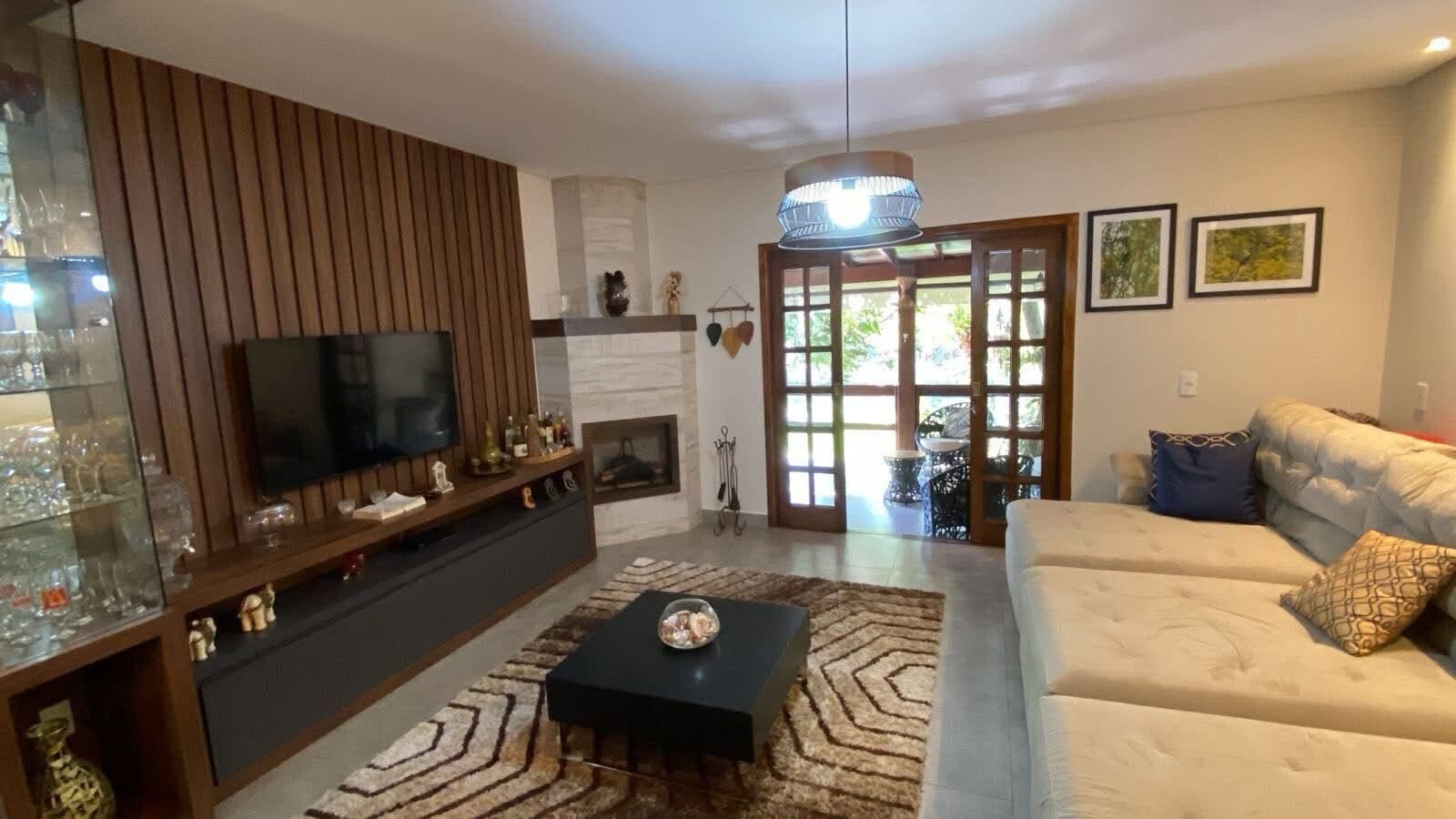 Sala de estar da residência principal em Santa Gertrudes