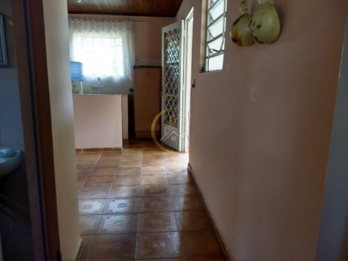 Corredor interno da casa da chácara em Itirapina SP