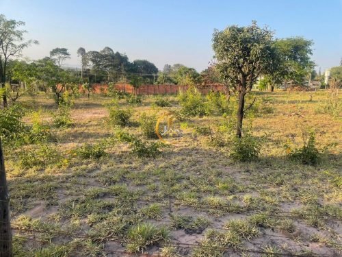 Terreno da chácara à venda com vegetação no Planalto da Serra Verde em Itirapina/SP