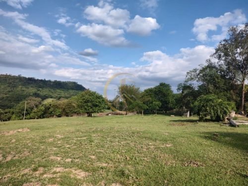 Vista panorâmica das montanhas no sítio em Corumbataí SP