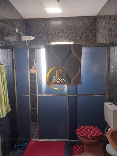 Banheiro da chácara à venda em Itirapina/SP