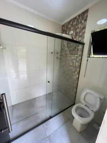 Banheiro da residência da chácara em Itirapina/SP