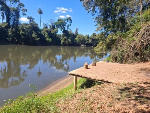 Acesso privativo ao Rio Mogi na chácara à venda em Araras SP