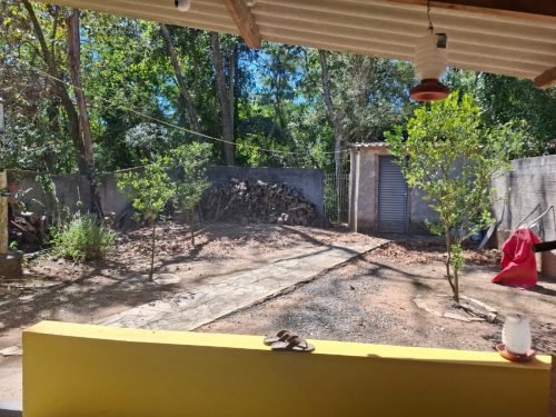 Área externa com espaço de lazer da chácara à venda em Araras SP