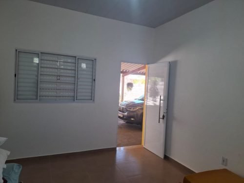Ambiente interno da casa da chácara no Condomínio Araguaia
