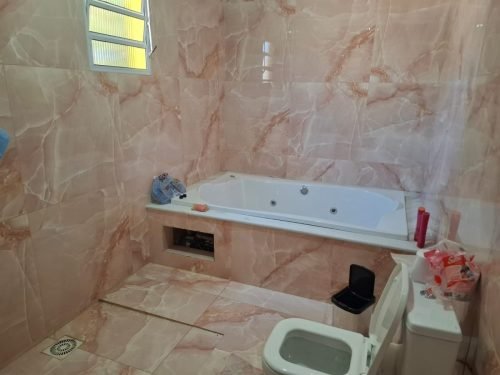 Suíte com hidromassagem da chácara à venda em Araras SP