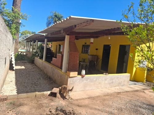 Fachada da casa da chácara no Condomínio Araguaia em Araras SP
