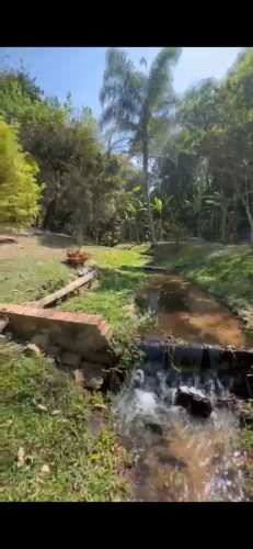 Rio passando dentro da propriedade em Itirapina/SP